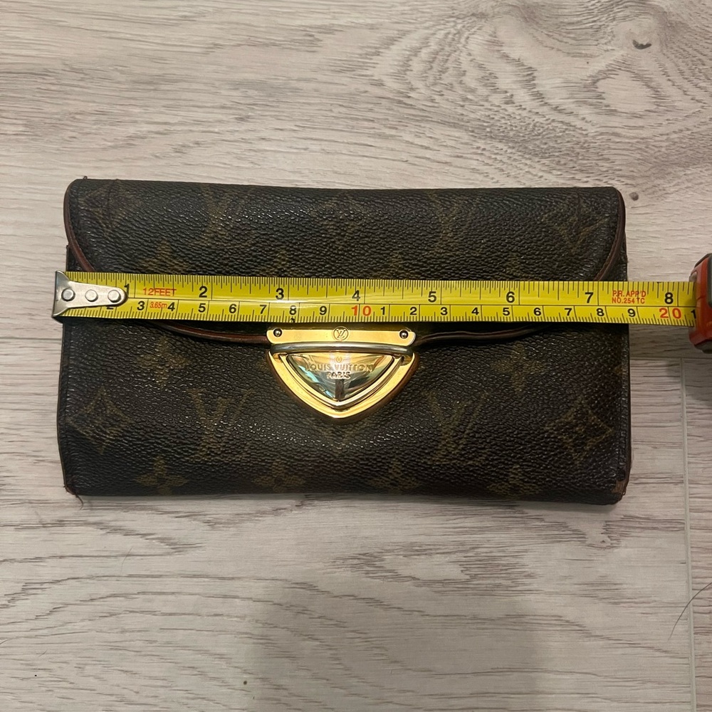 Louis Vuitton Wallet - Picture 4 of 6